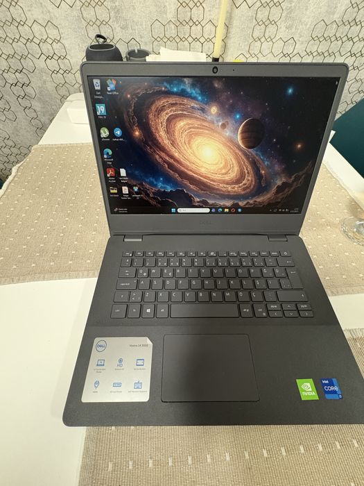 Dell core i7 11 th vostro 14 3000 / 2.80 Ghz
