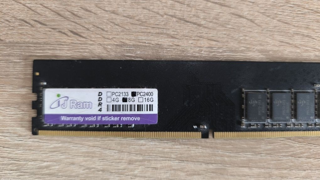 DDR4 8 GB 2400 MHz (PC4-19200) — отлично състояние
