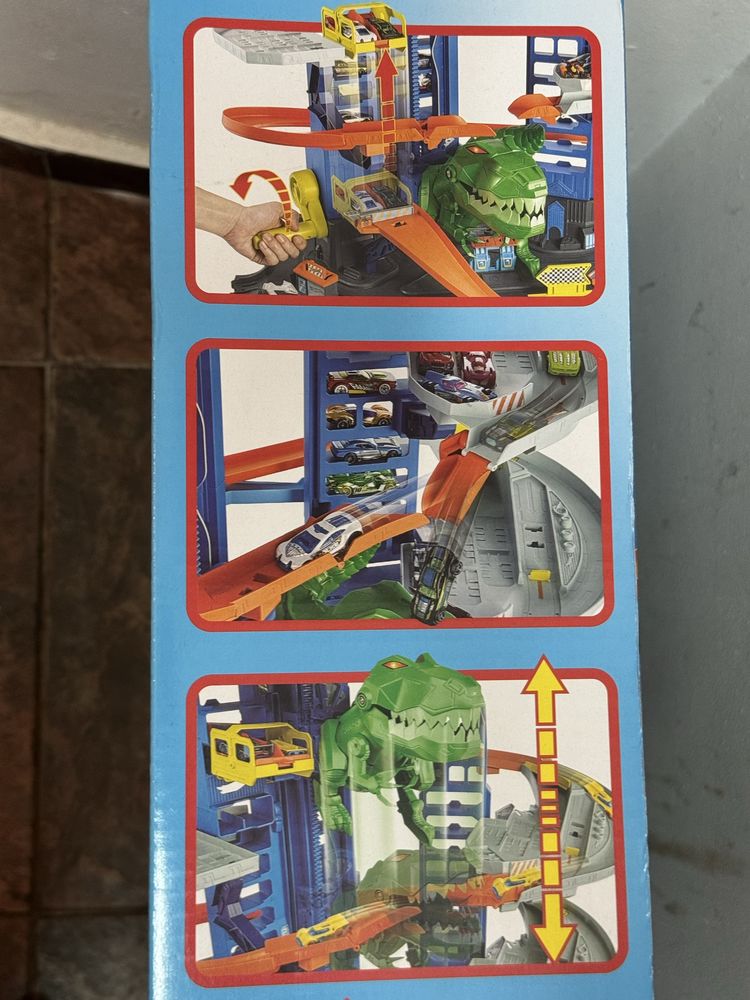 Hot wheels ultimate garage ново!