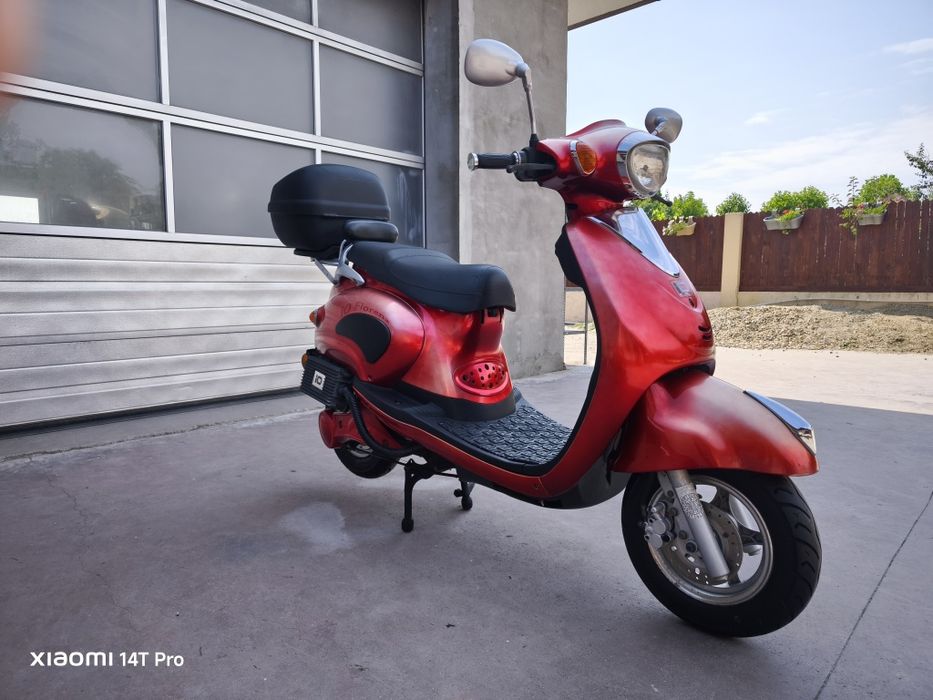 Moped/scuter electric**acumulatori NOI 2025* ANUNT VALABIL - 550 euro