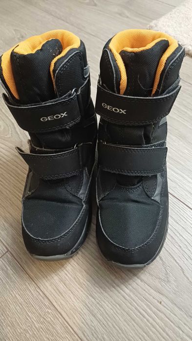 Cizme de zapada cu captuseala, impermeabile, stare f buna, marimea 32.