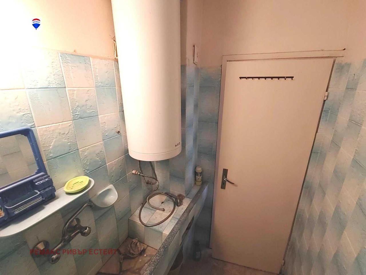 Продава се Тристаен апартамент в Русе, Родина 2 - 80 кв.м за 975 €/кв.м - Снимка #14