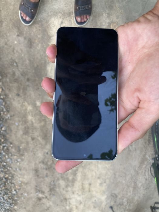 “Samsung Galaxy S22 sotiladi ideal holatda”