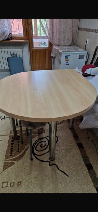 Круглый стол кухонный