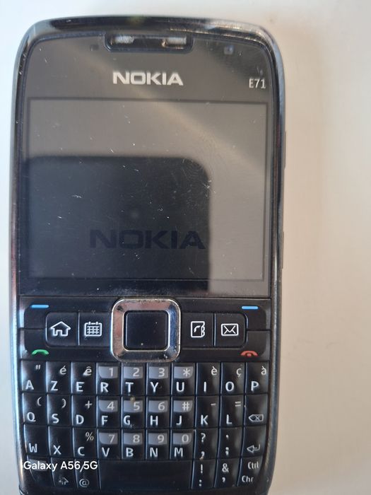 Vand telefon nokia E71