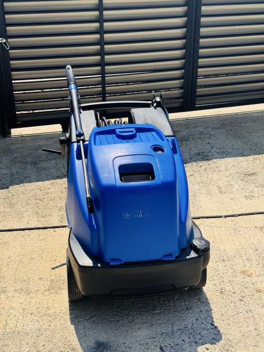 Aparat de curățat profesional NILFISK cu apă caldă MH-4M, 5.5kW, 380V