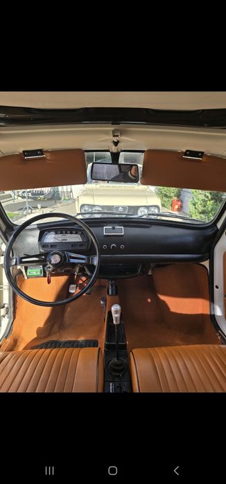 Mașină de epoca fiat 500l 1970