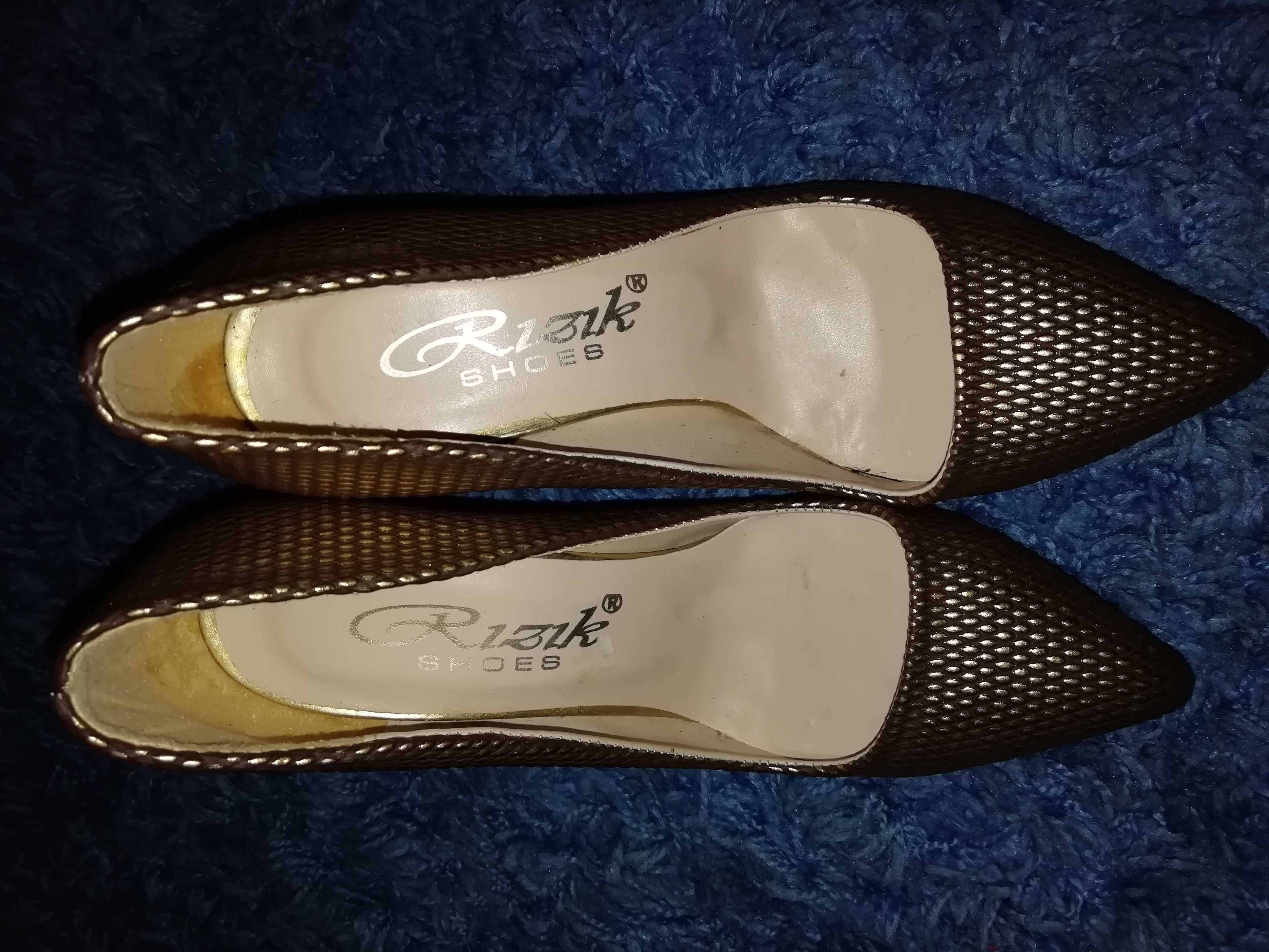 Pantofi eleganți de ocazie