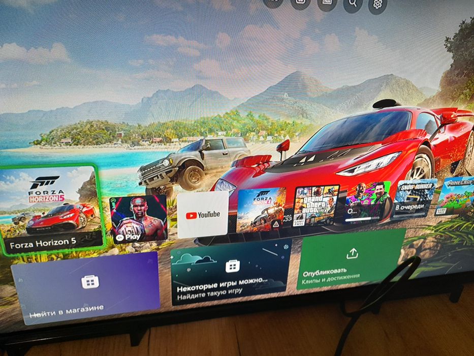 Продам xbox one в хорошем состоянии