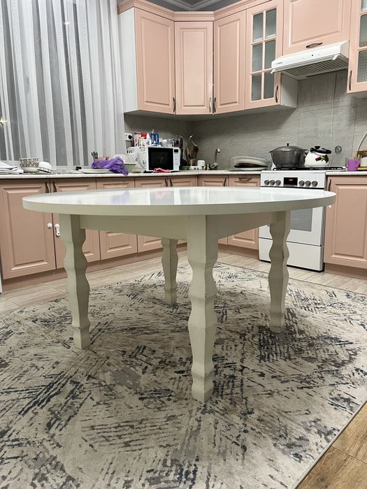 Продается круглый стол