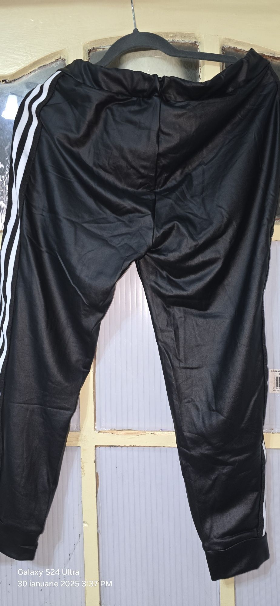 Pantalonii colanti