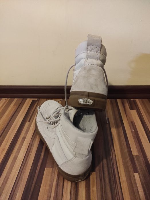 Se vinde tenesi Vans impermeabili  -mărimea 39 / RAAD ,mărimea 41
