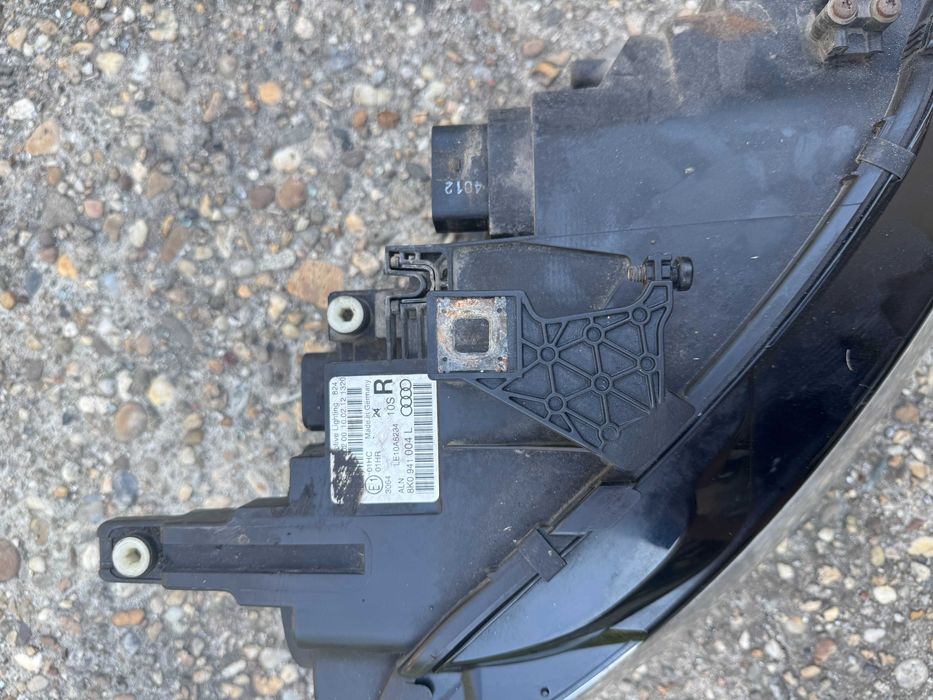 Преден десен фар Audi A4 B8 B8.5