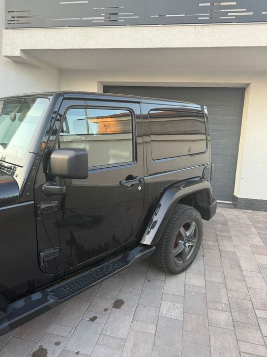 Jeep wrangler hardtop