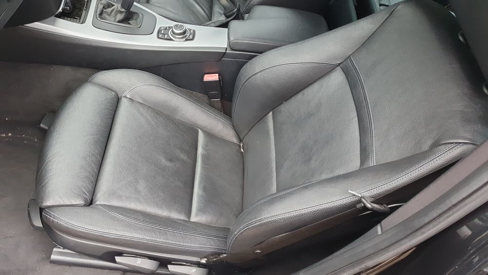 Dezmembrez Bmw E90