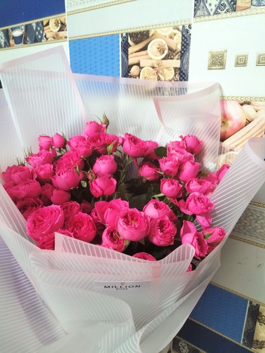 Цветы букет спрей роза