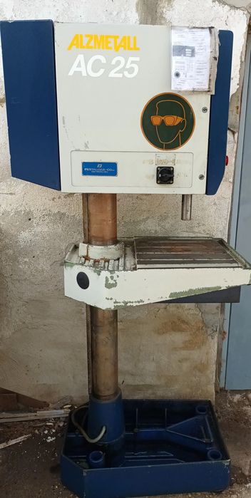 Колонна бормашина с електронно управлрние