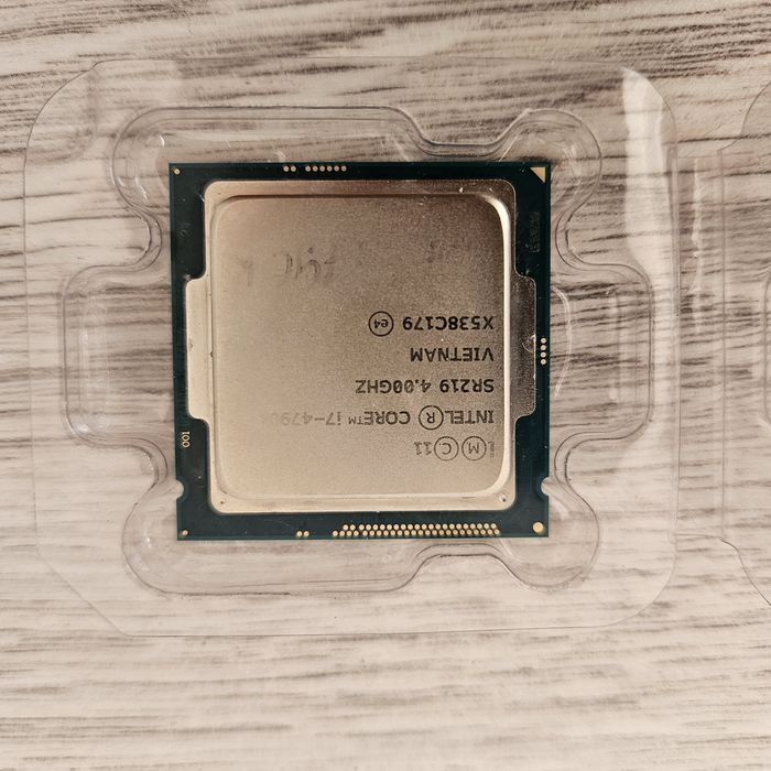 Продам процессор Intel Core i7 4790K 4.00GHz