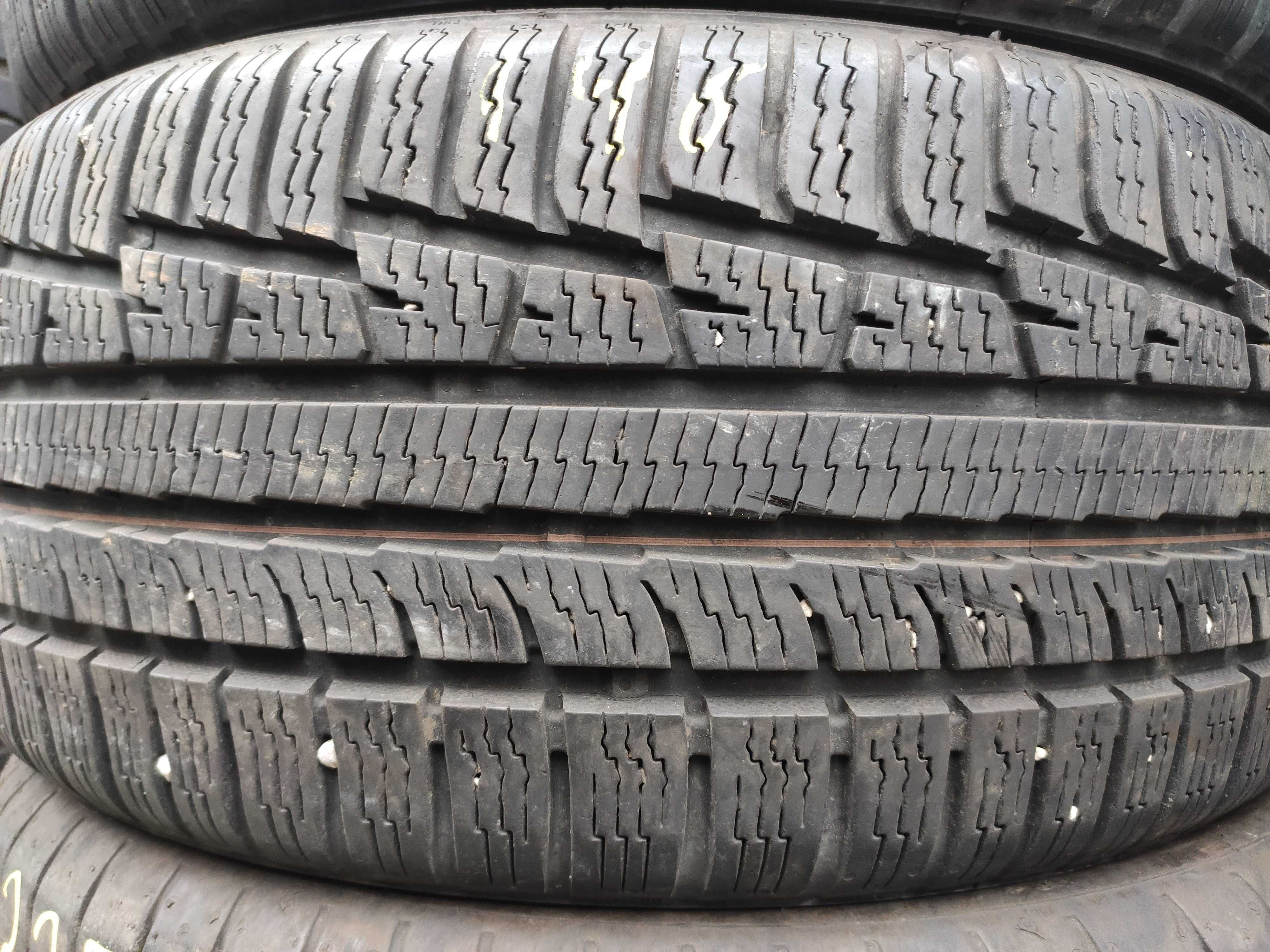 4бр Всесезонни гуми 215 40 17 - Nokian