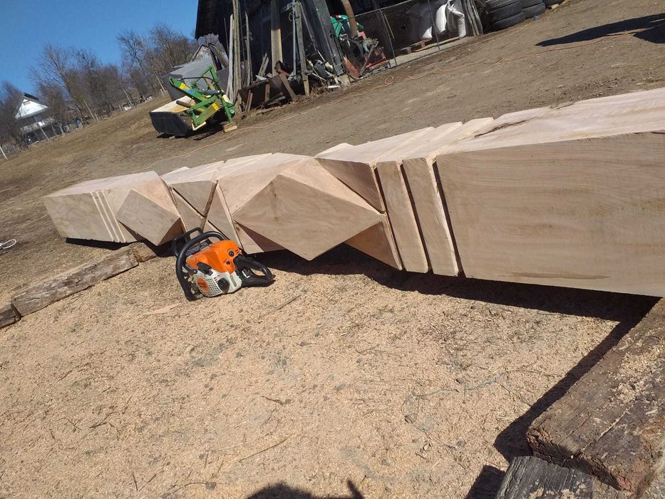 Poarta din lemn masiv