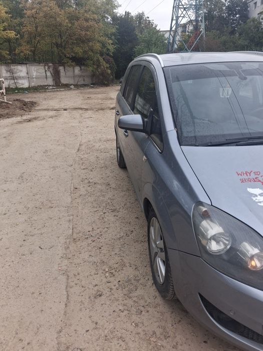 Opel Zafira B an 2008