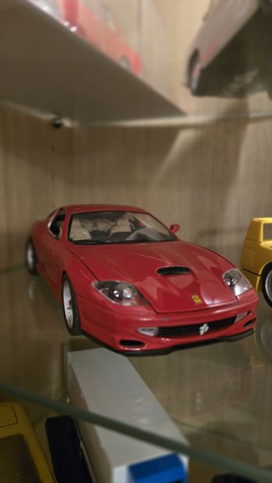 Macheta 1:18 Ferrari Bugatti