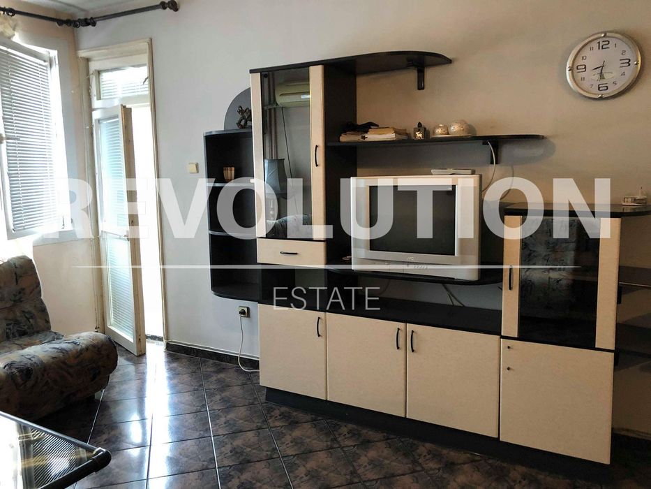 Дава се под наем Двустаен апартамент в Варна, Трошево - 65 кв.м за 375 € - Снимка #1