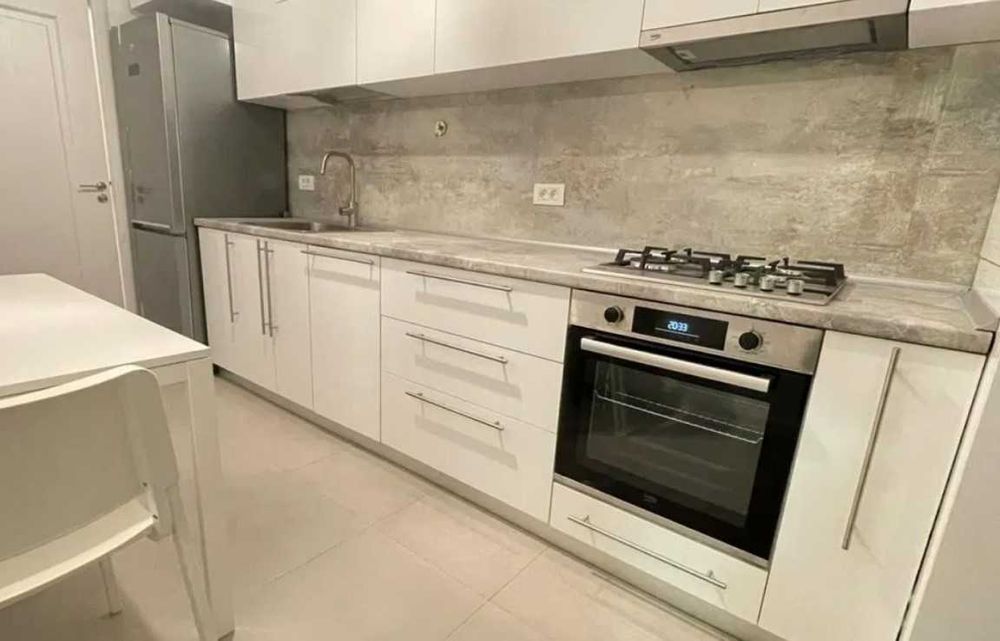 Дава се под наем Двустаен апартамент в Пловдив, Остромила - 65 кв.м за 275.4 € - Снимка #1