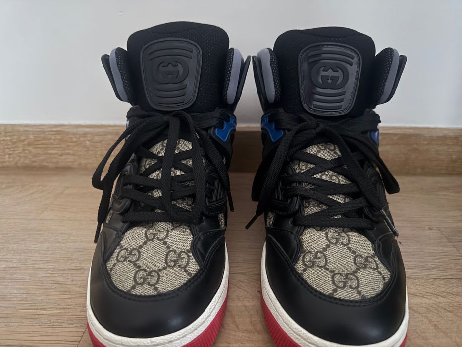Vand adidasi GUCCI
