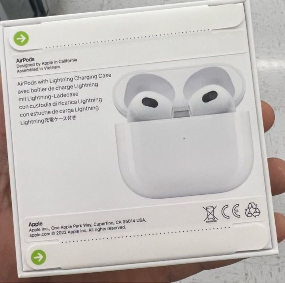 Безжични слушалки Airpods 3rd generation
