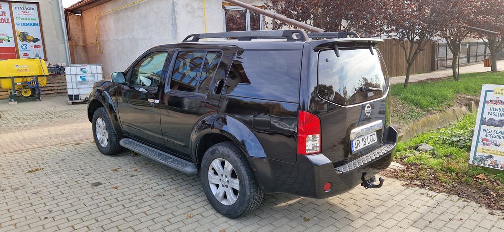 Vând Nissan Pathfinder r51 2.5