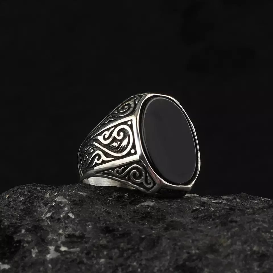 Продается серебряное мужское кольцо, перстень по 550.000