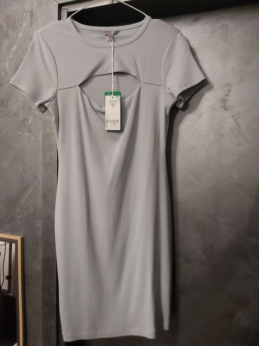 Продавам дрехи на едро