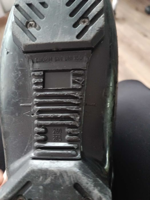 Ски обувки 260, 265 - 26- 26.5 см.