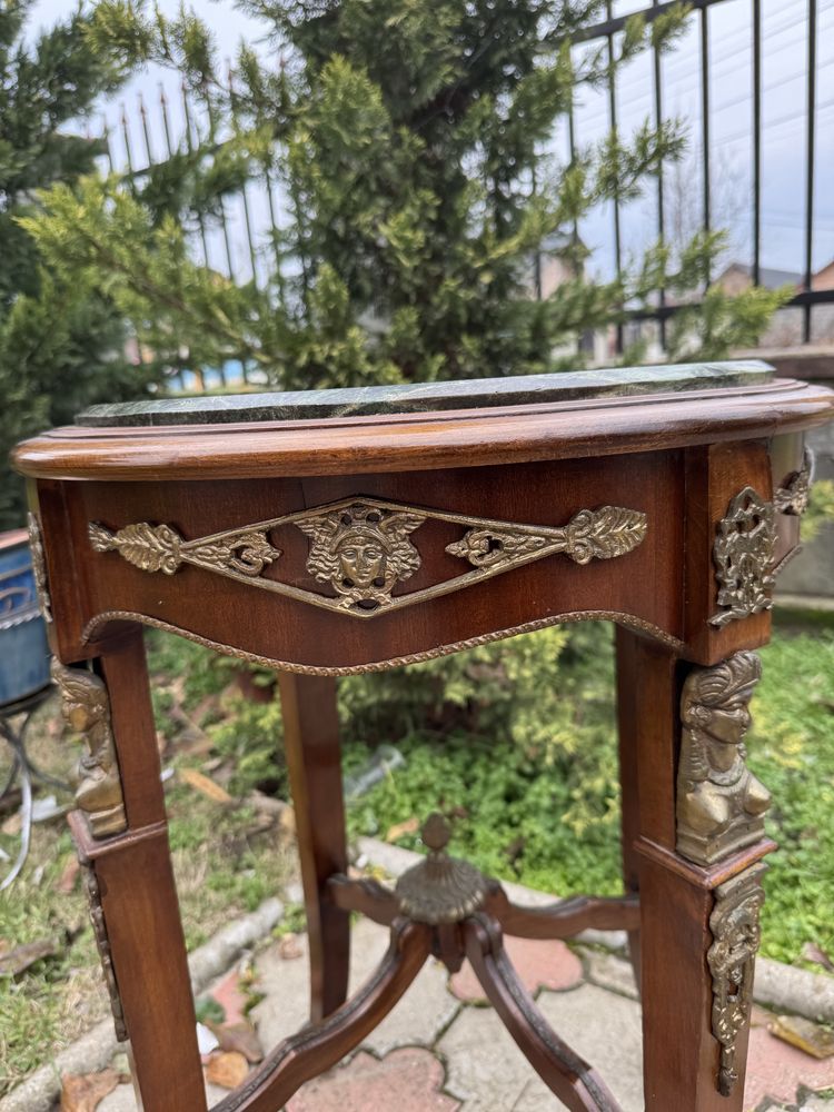 Masuta empire din lemn cu ornamente bronz si blat marmura