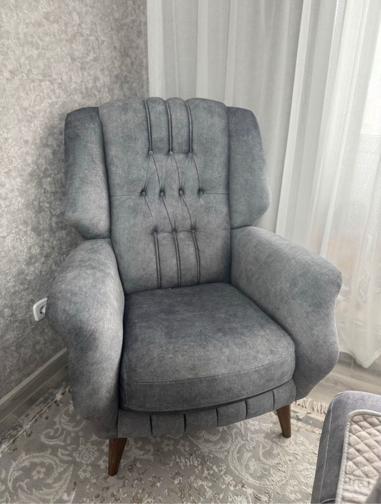 Продам диван с креслом