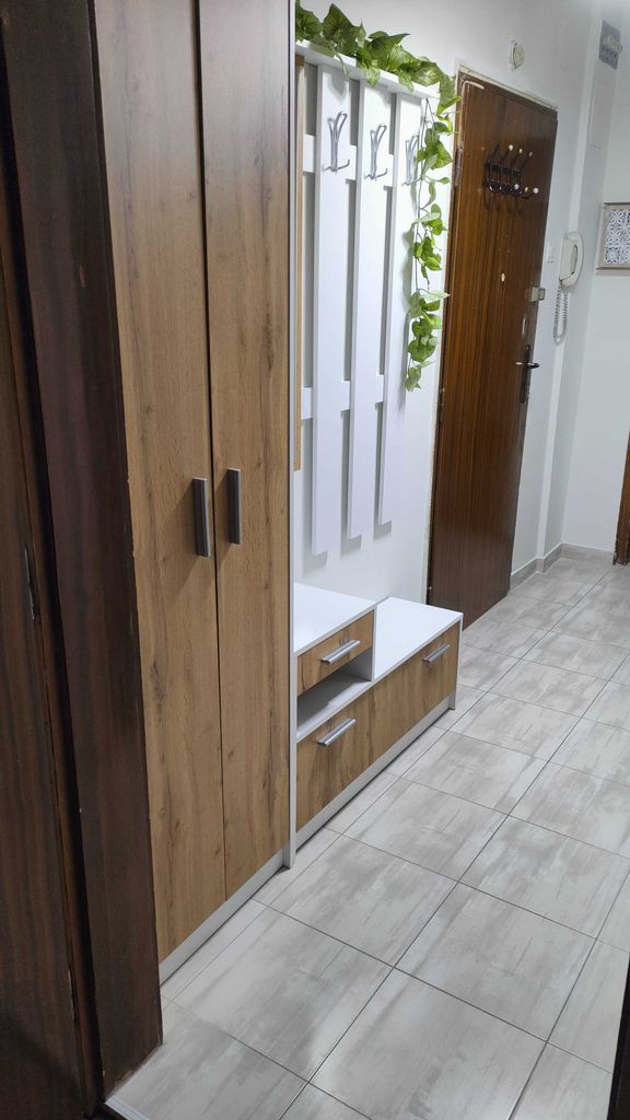 Дава се под наем Тристаен апартамент в Варна, Цветен квартал - 70 кв.м за 450 € - Снимка #4