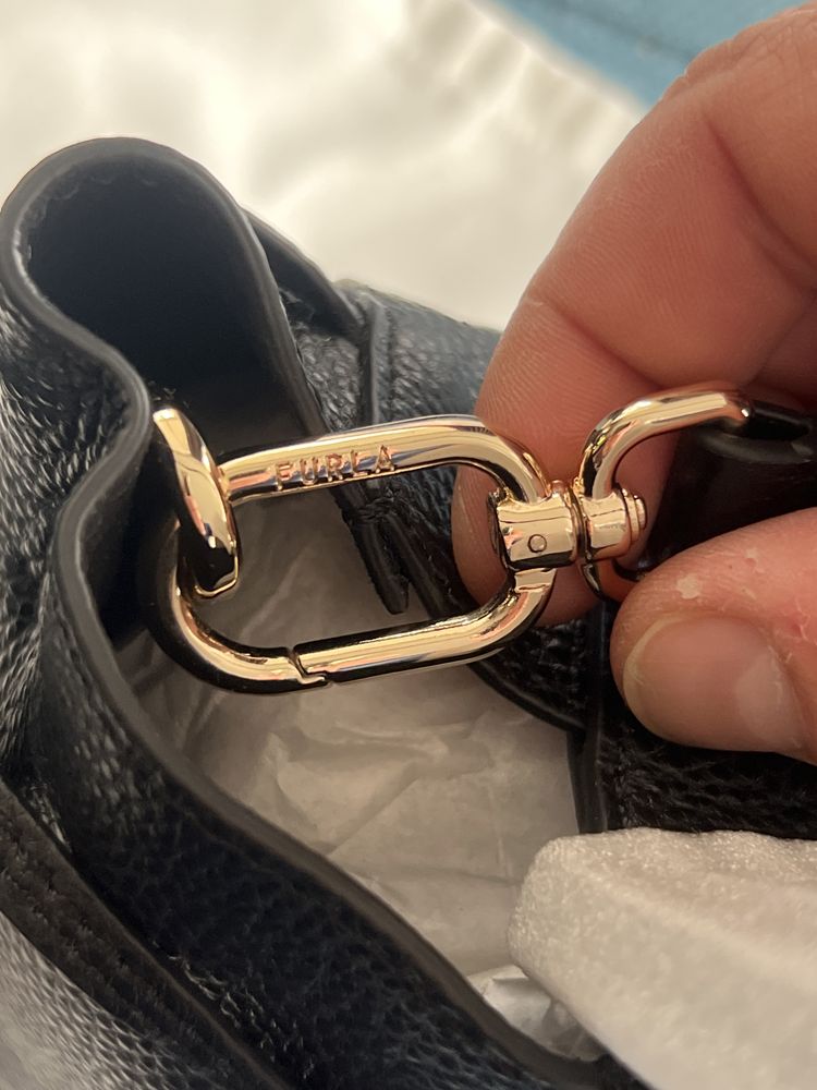 Furla Net crossbody mini.100% оригинал,със сериен номер,етикети,всичко
