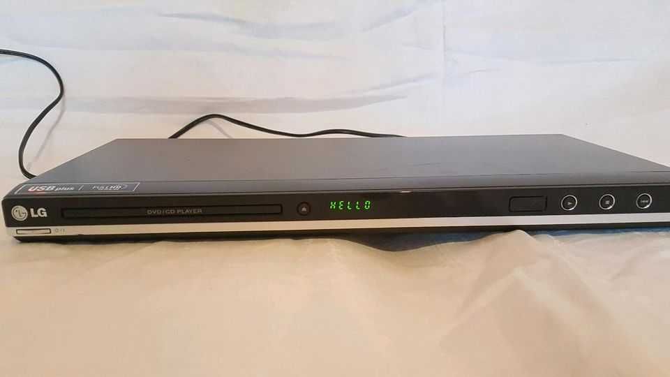 Vand DVD player, cu telecomanda,  USB, HDMI, optic etc