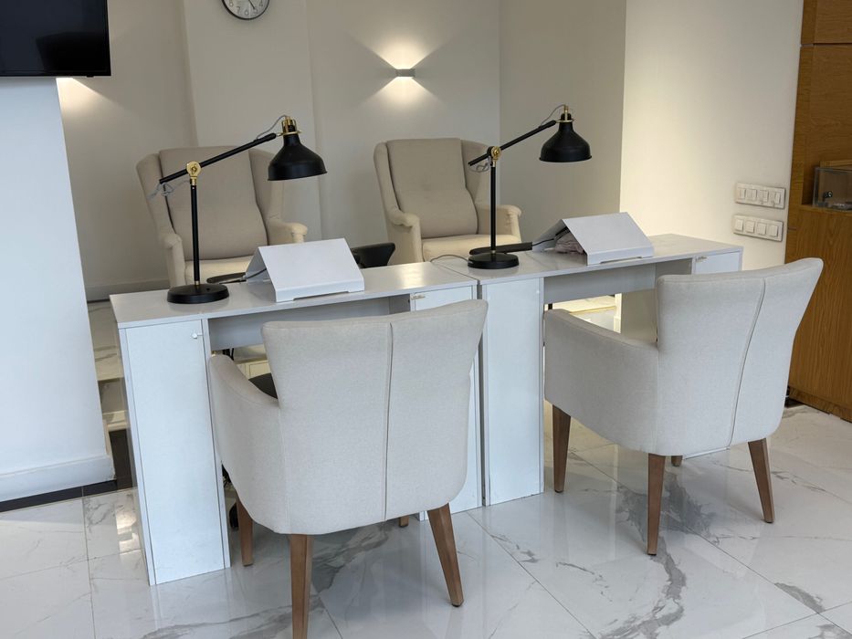 Продам маникюрные столы