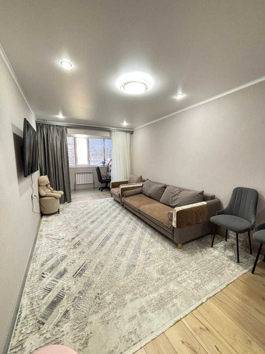 Продам 2 комнатную квартиру район ЦОТА Центр