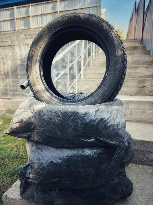 Шины зимние хорошие без шипов протектор есть