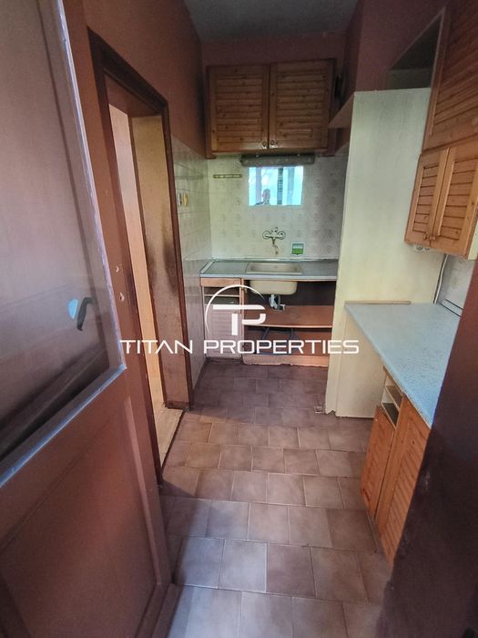 Тристаен апартамент с АКТ 16 в Центъра на гр. Бургас