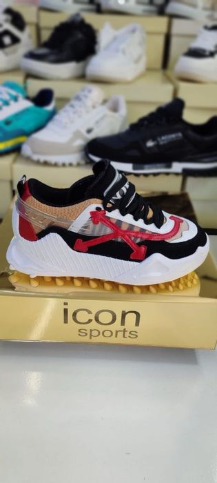 Adidasi off white odsy 1000