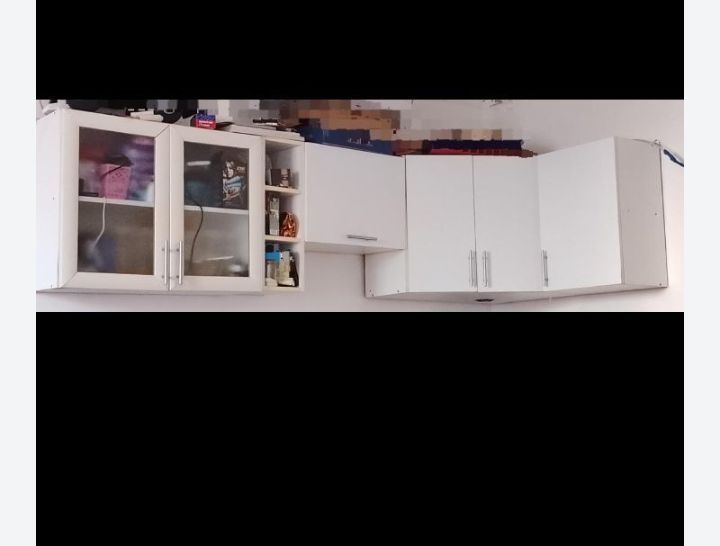 5тыс.Кухонный гарнитур только верхней части. Состояние отличное.
Торг