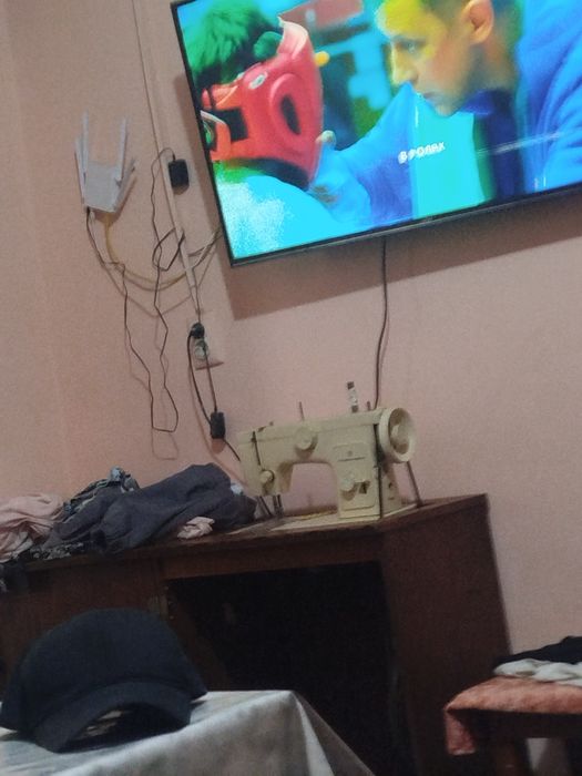 Срочно продам швейную родную  машинку Чайка