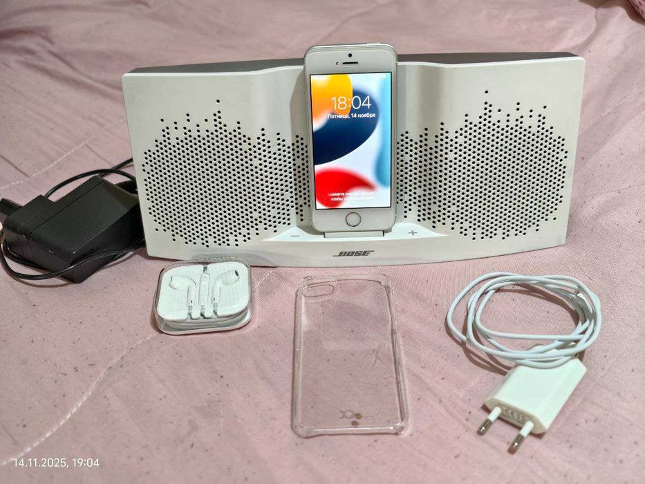 iPhone SE 2016 32gb + колонка Bose Dockstation