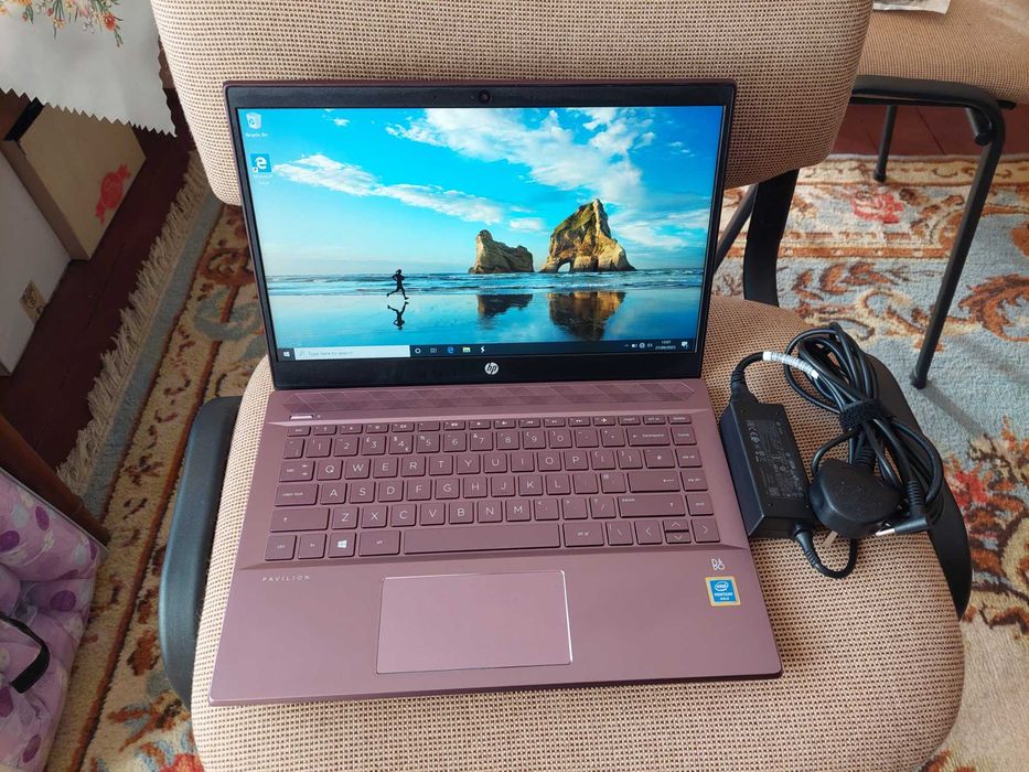 Laptop HP i5,  2,3GHz, 128 GB SSD, 8 GB RAM ,Audio Bang & Olufs, touch