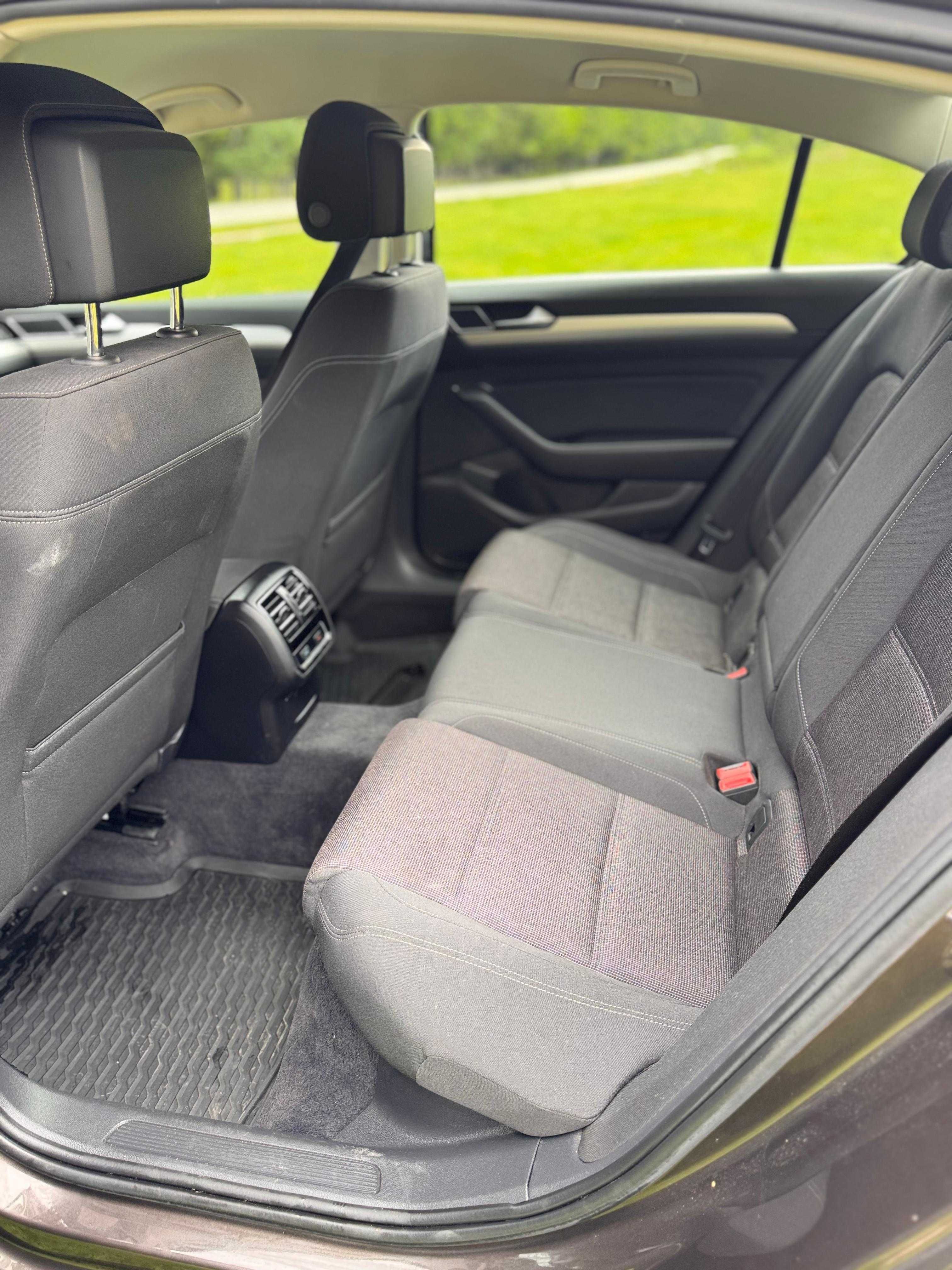 Volkswagen Passat 2018 Full service VW Distronic ACC Camera