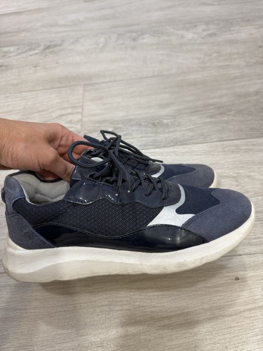 Маратонки Nike и Puma